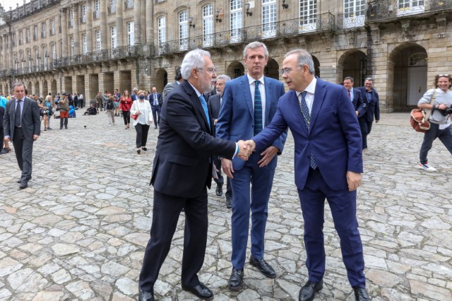 Santalices anima a superar o “contrasentido dos localismos” nunha Galicia interconectada que pode funcionar como unha “cidade única”